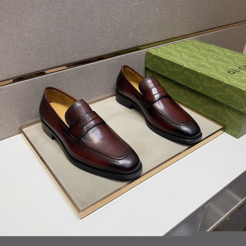 G*u*i leather shoes